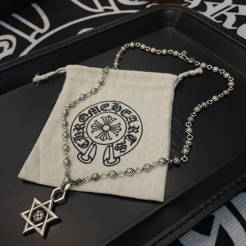Ch*0me He**ts necklaces
